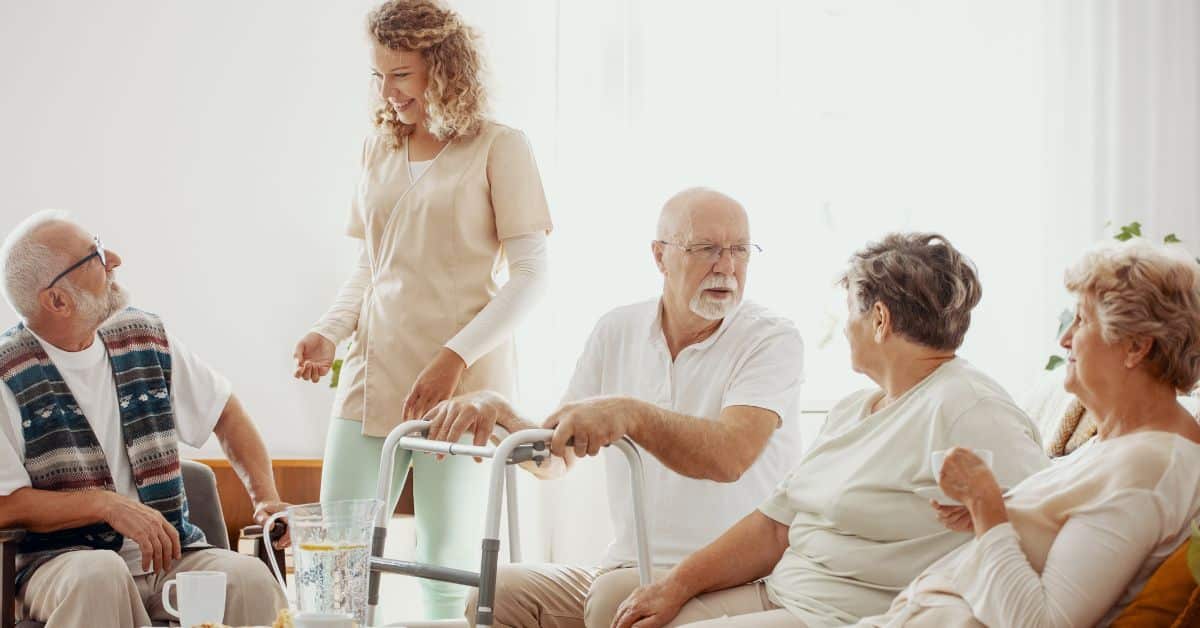 Senior Living: Pros &Amp; Cons Families Need To Know Now 1 Benefits Of Moving To A Senior Living Community